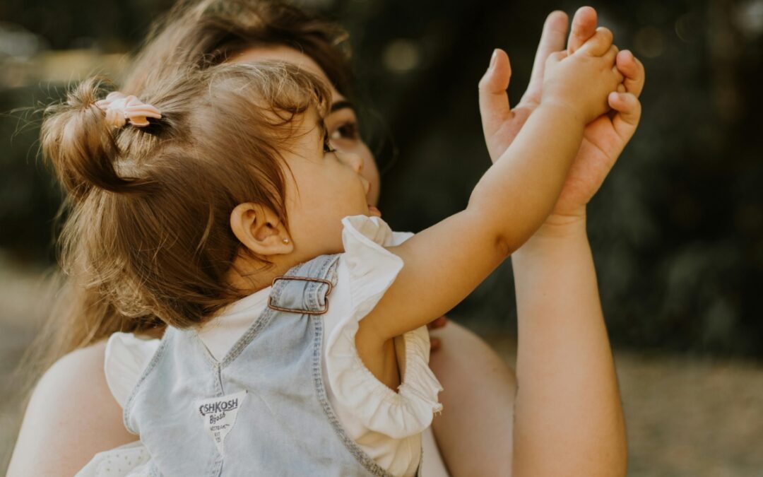 Tres cosas que NO debes hacer al guiar a un niño a Cristo